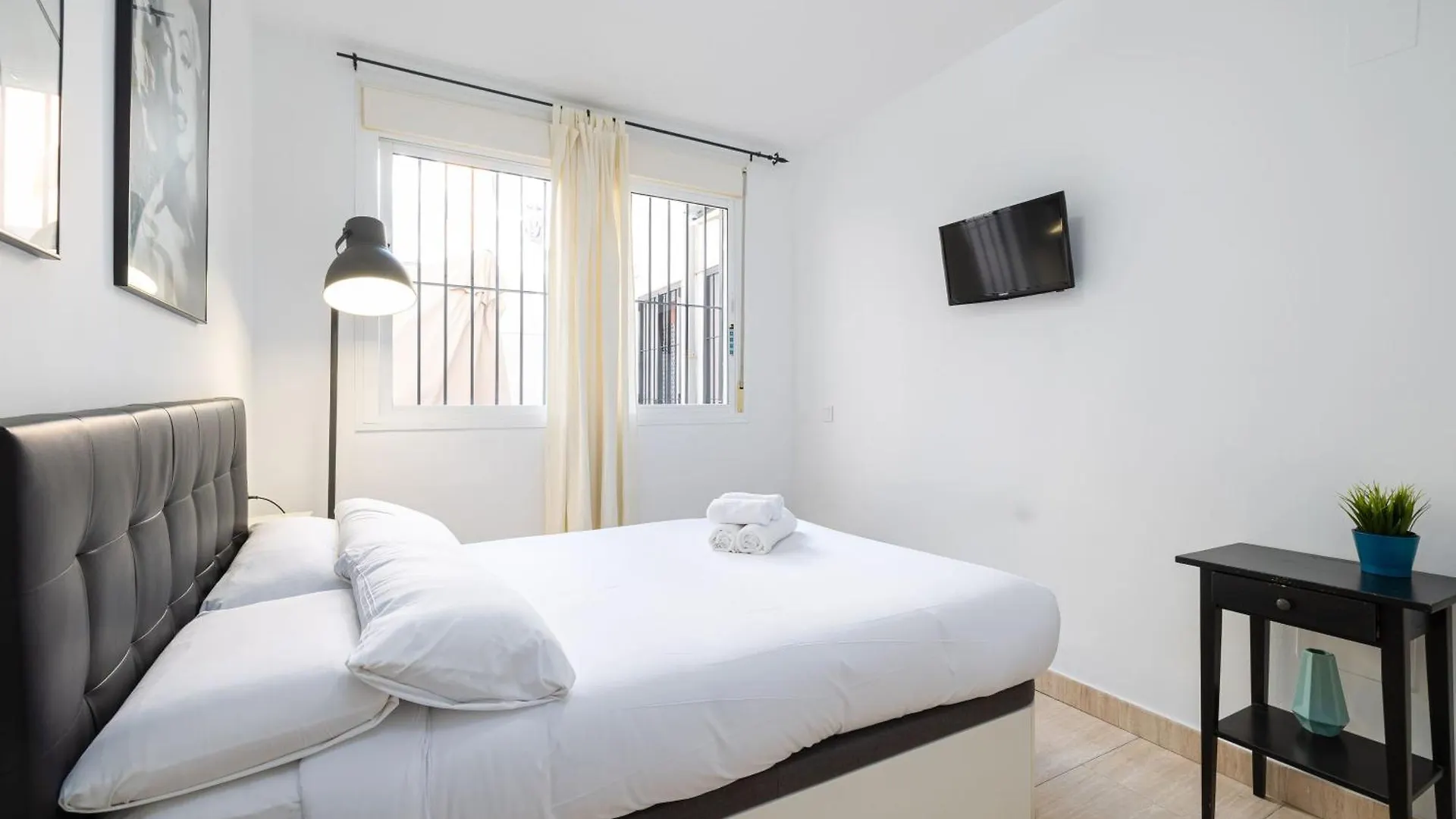 Cosy Flat Terrace 2 Bed 2 Bath Downtown Apartment Malaga Spain