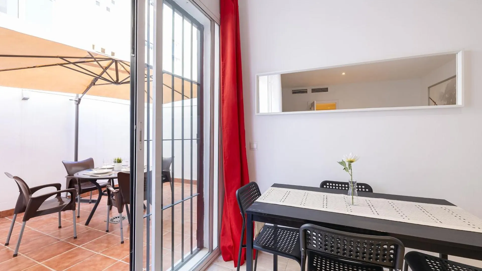 Cosy Flat Terrace 2 Bed 2 Bath Downtown Apartment Malaga