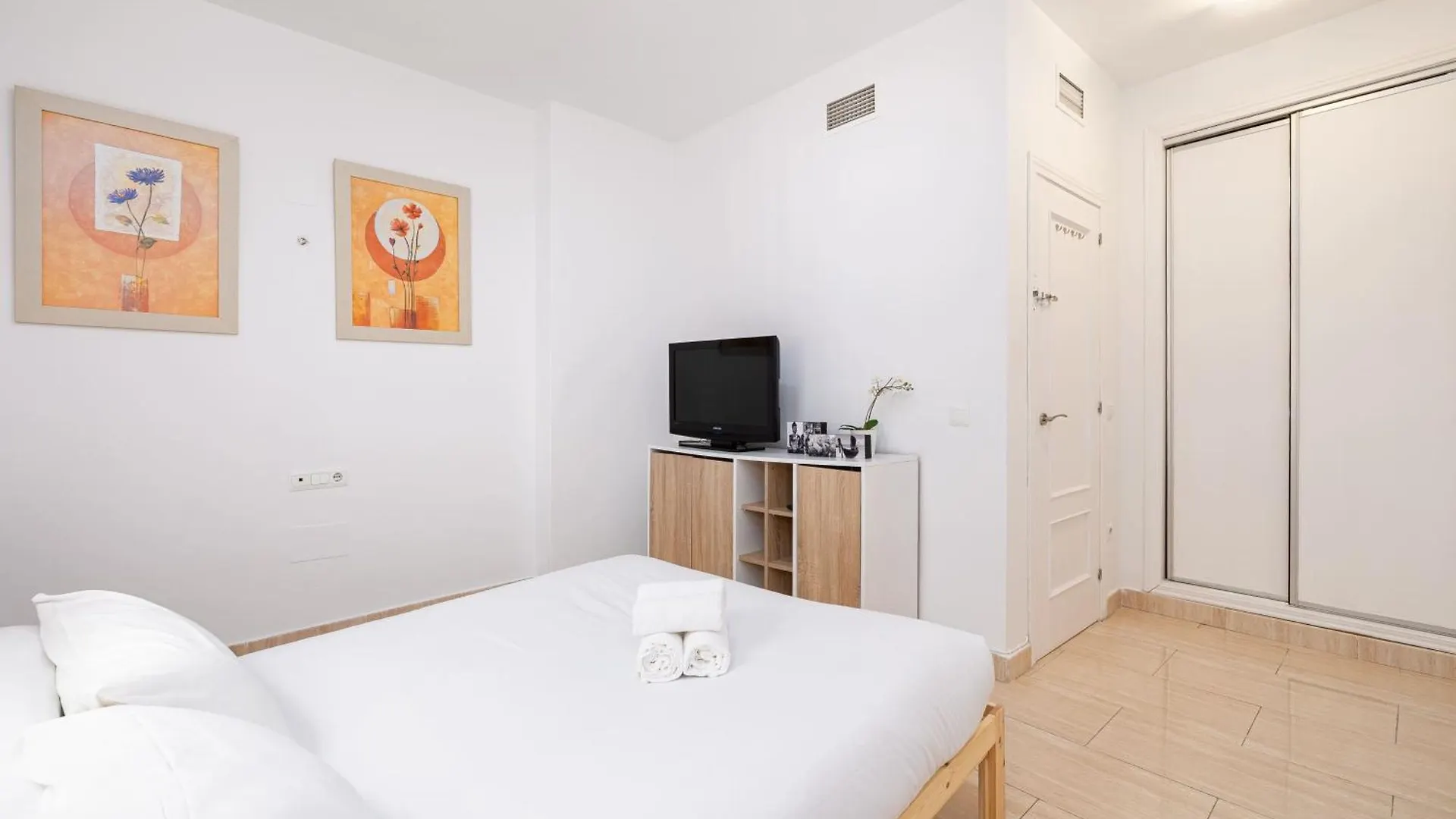 マラガCosy Flat Terrace 2 Bed 2 Bath Downtownアパートメント アパート